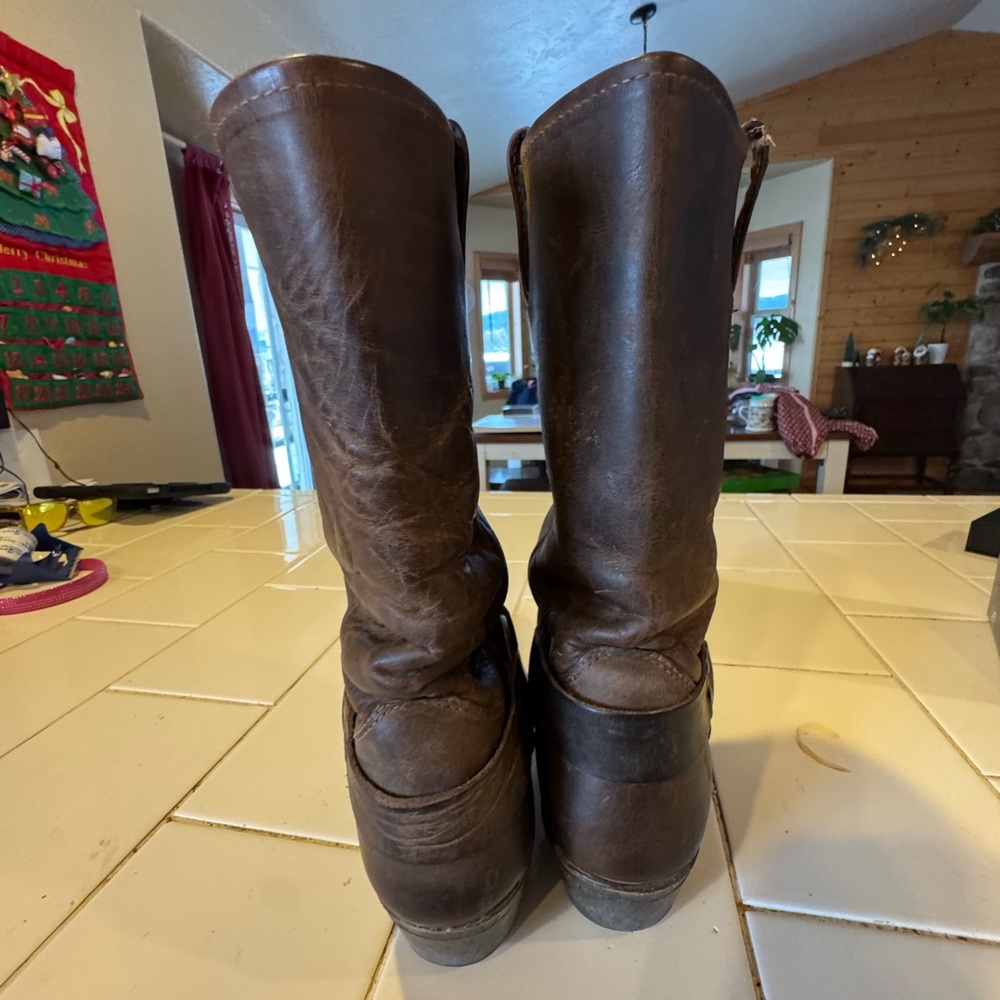 Men’s FRYE AND CO. Brown Leather Harness Boots - Picture 5 of 6